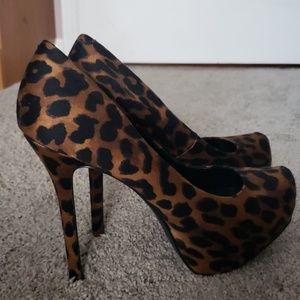 Steve madden leopard heels